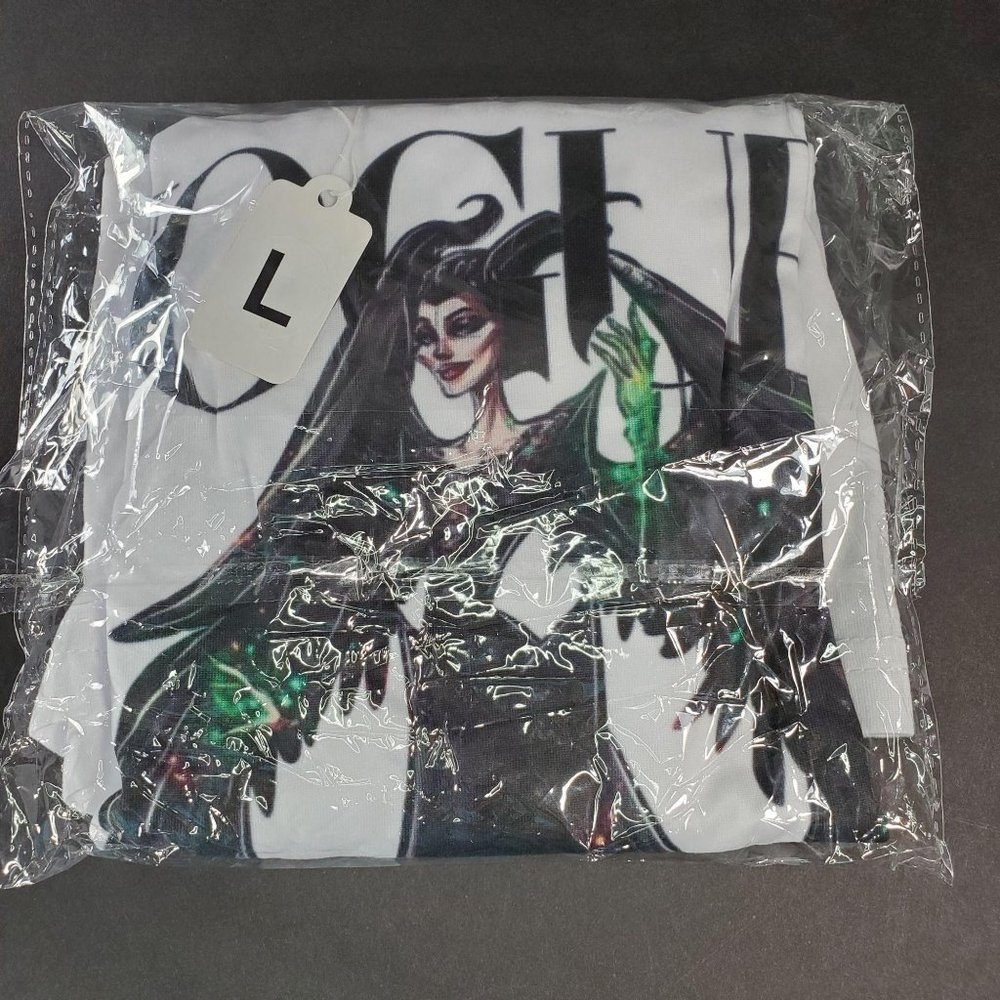 Vogue Disney Villain Maleficent White Short Sleeve - Picture 13 of 13